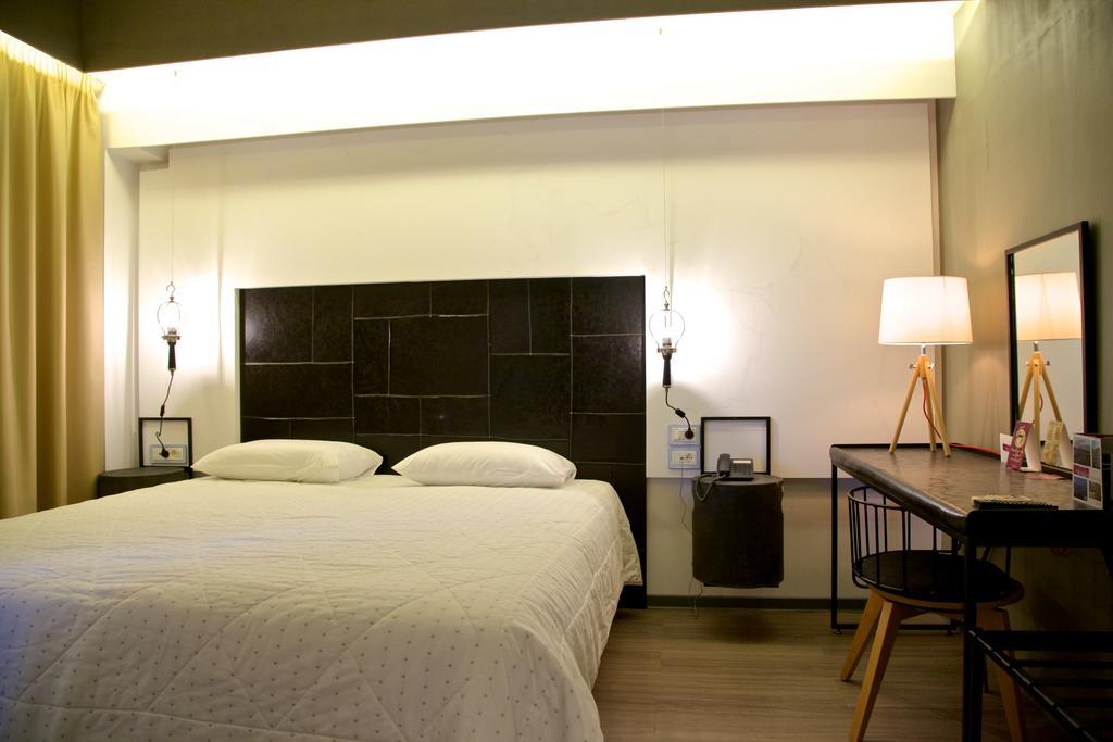 Adonis City Hotel Patras Habitación foto
