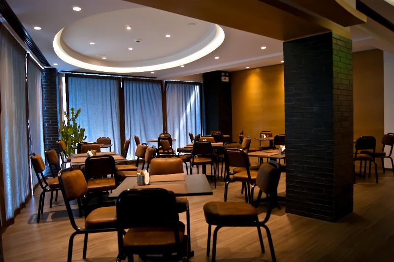 Adonis City Hotel Patras Exterior foto